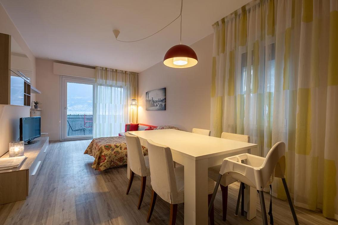 Lake View With Aircon - 5 Minutes From The Beach! Brenzone sul Garda Exterior photo