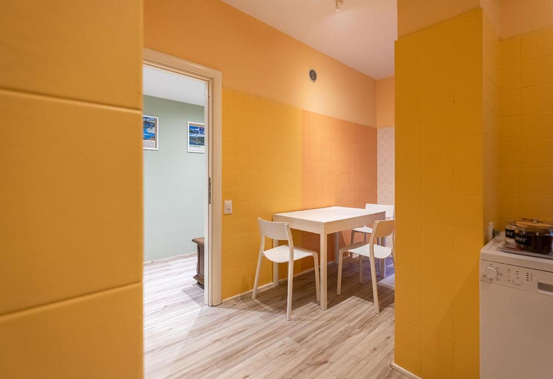Lake View With Aircon - 5 Minutes From The Beach! Brenzone sul Garda Exterior photo